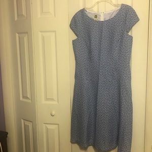 Anne Klein Blue Sz 14 capped sleeve